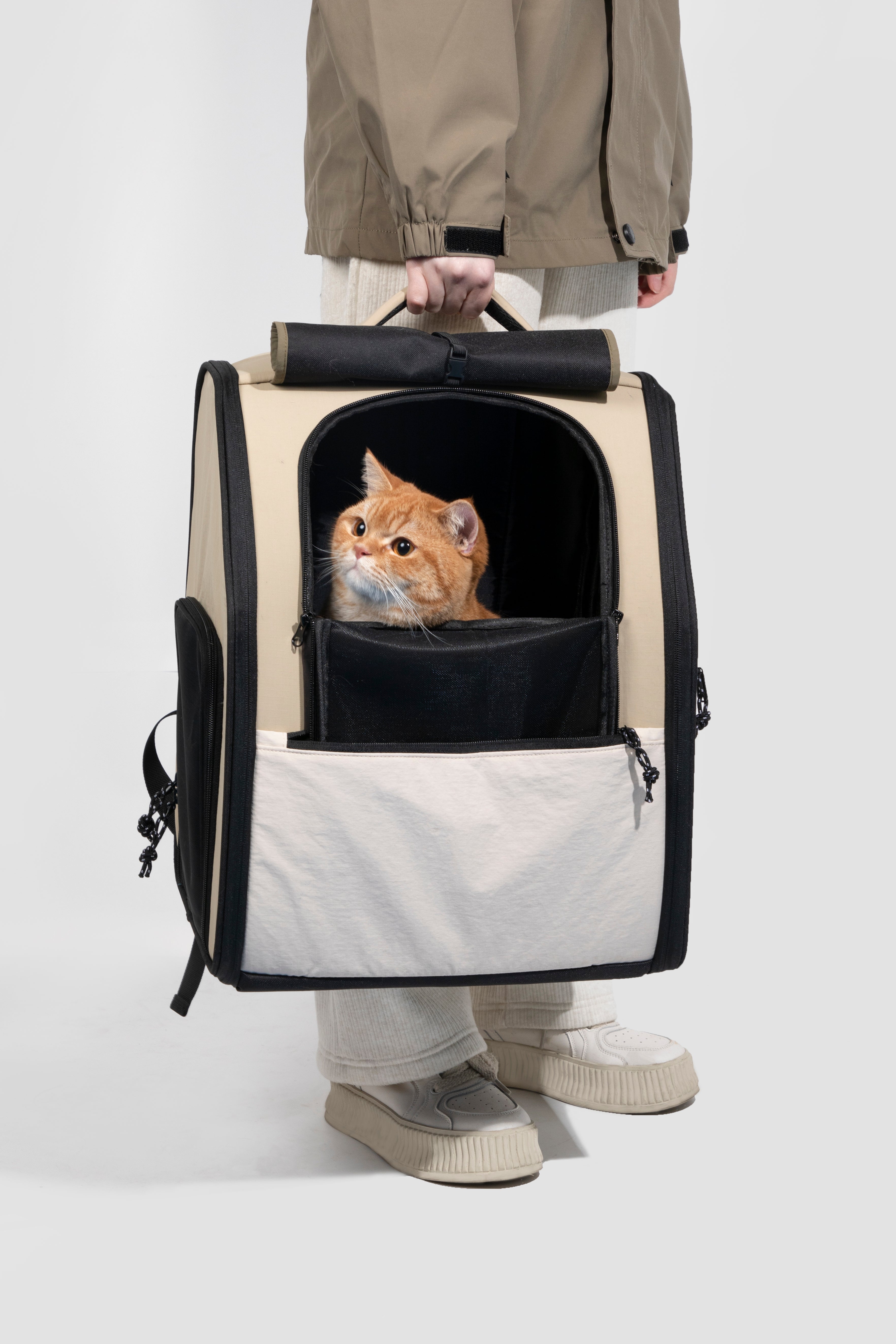 First Class Travel Cat Backpack Carrier (Chestnut Brown and Ebony Black)