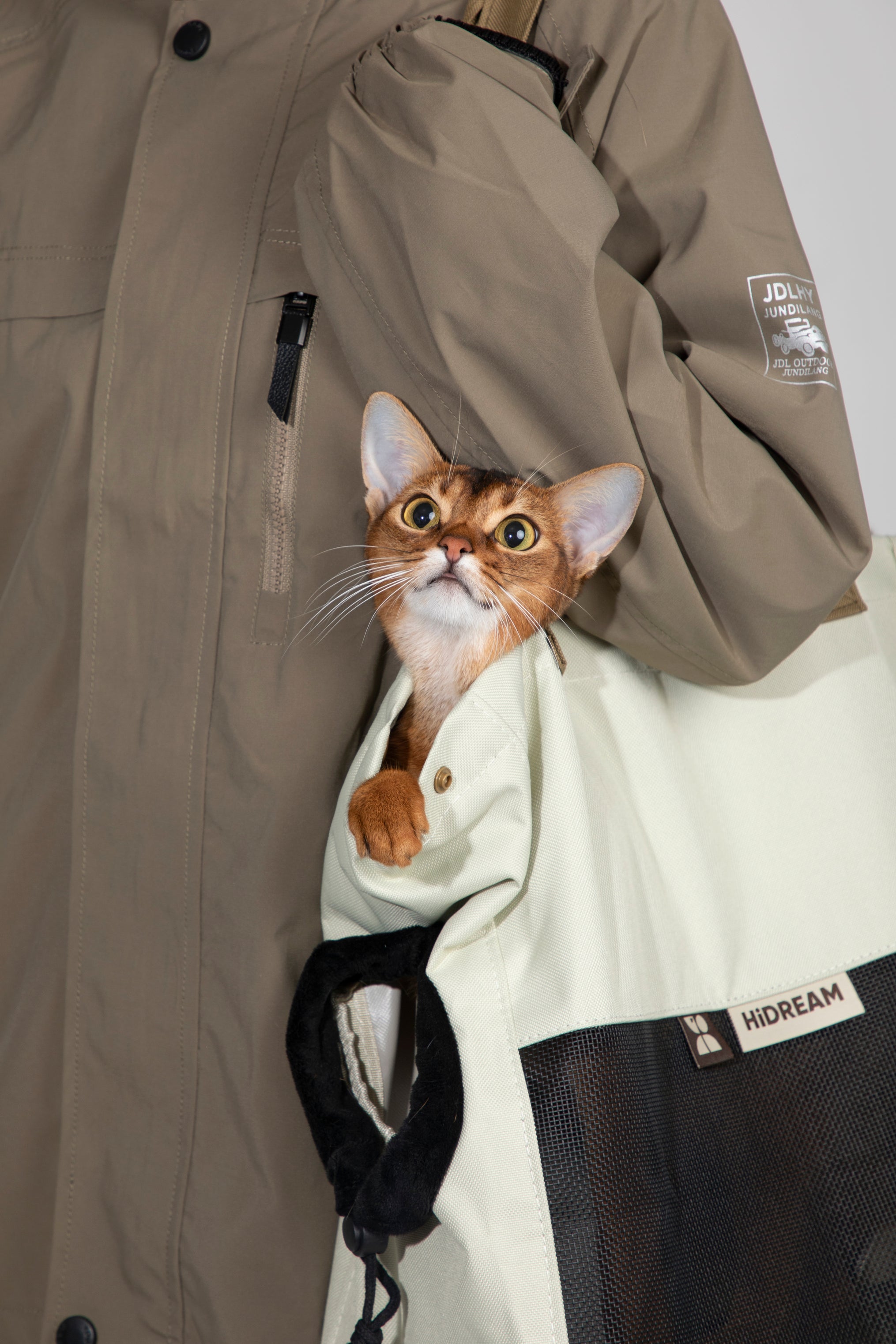 Color-Blocking Shoulder Pet Travel Bag
