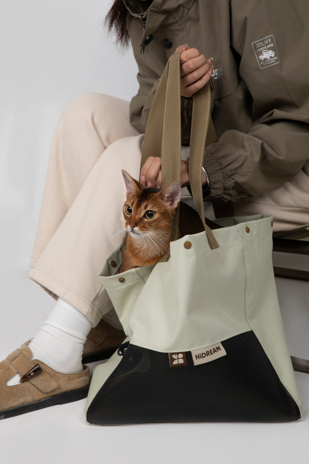 Color-Blocking Shoulder Pet Travel Bag
